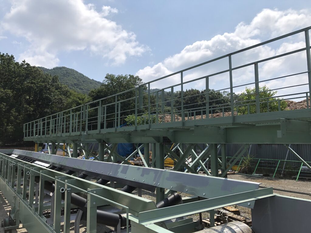 シャトルコンベア